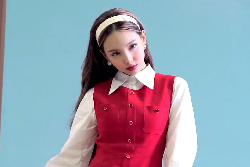 archivenayeon's tweet photo. she... did that https://t.co/mHpr23RE0b