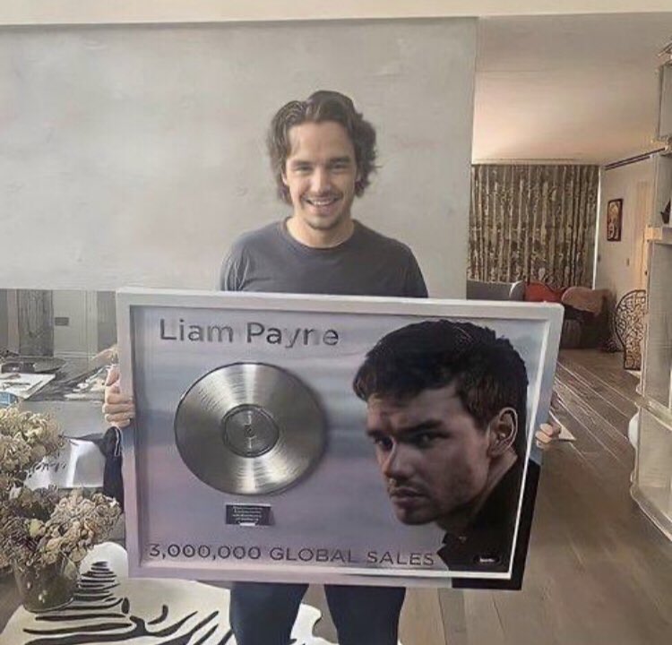 levitaving's tweet photo. Così tanto orgogliosa di te e di tutto ciò che hai creato, ti vogliamo bene payno #proundofliam ❤️ te lo meriti https://t.co/G71wlxZtzp