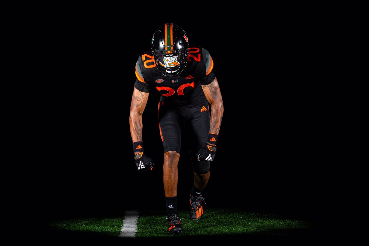MiamiHurricanes's tweet photo. 🔥ABSOLUTE HEAT🔥

RT if you love the Miami Nights 2.0 🙌🙌 https://t.co/XhQyqqqums