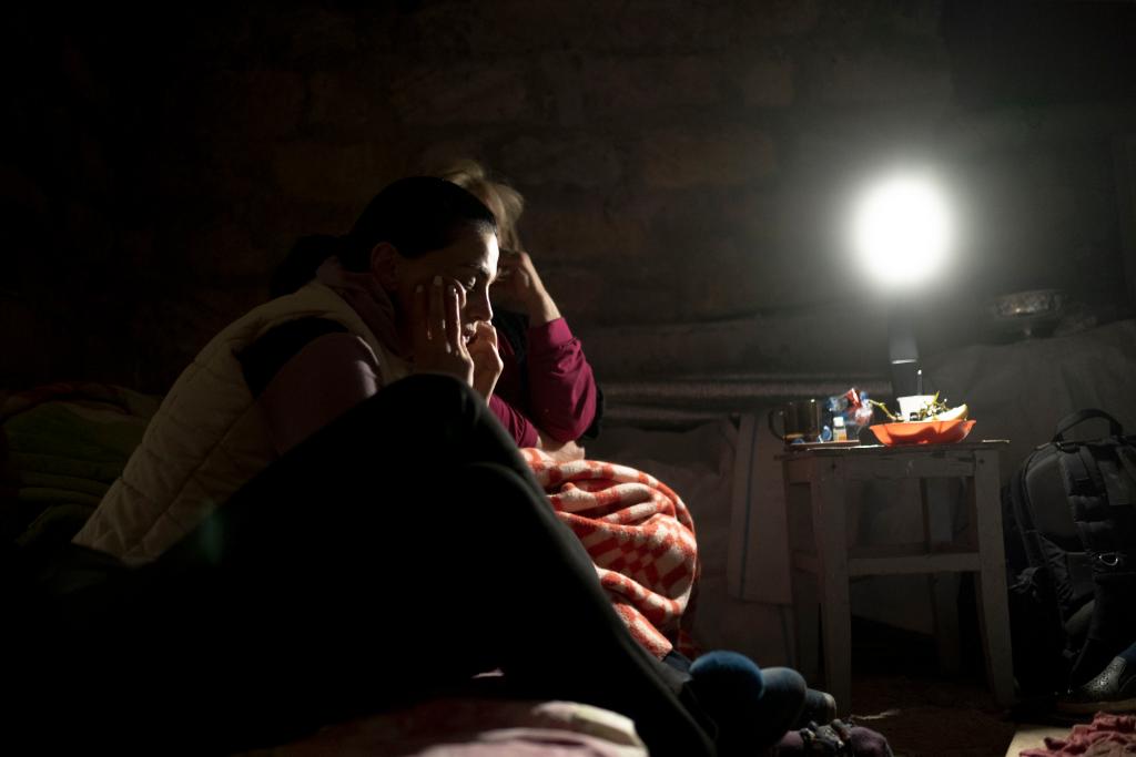 How can you stay safe from COVID-19, when home is not safe?
The escalation of the Nagorno-Karabakh conflict could lead to a spike in cases.
- Thousands of homes destroyed.
- Families are forced to move.
- People seeking shelter in crowded basements. https://t.co/3Nz5n5t2vC