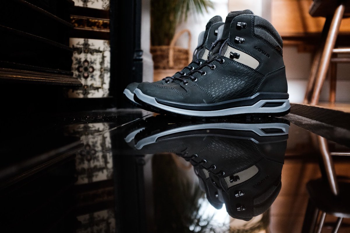 OhBroCreative's tweet image. Oooohhhh I won something 🤩 Thanks @nealejames and @lowa_uk for my prize walking boots. Can't wait to give these guys a spin. #photographydaily #photographypodcast