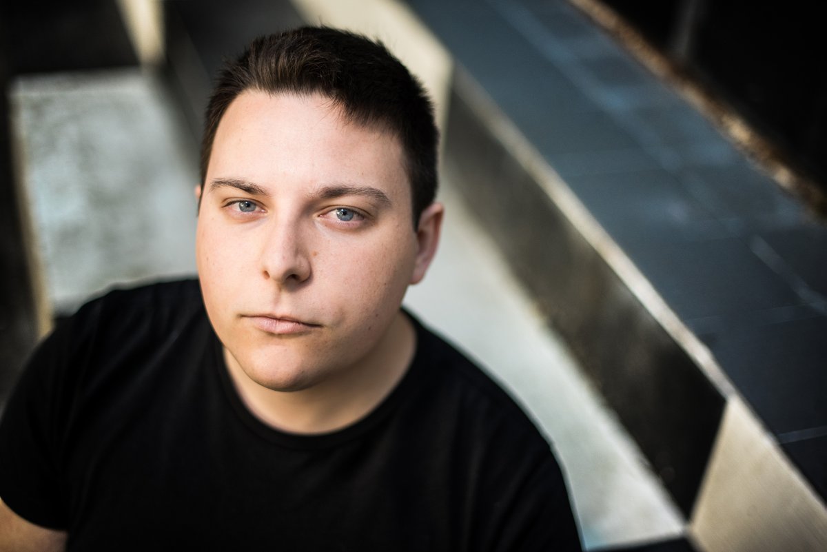 ducheminjuliett's tweet image. A propos de Louis veut partir de David Fortems @robert_laffont  : " une tension plane sur ce 1er roman très émouvant" 
merci @AmlieCordonnier @femmeactuelle