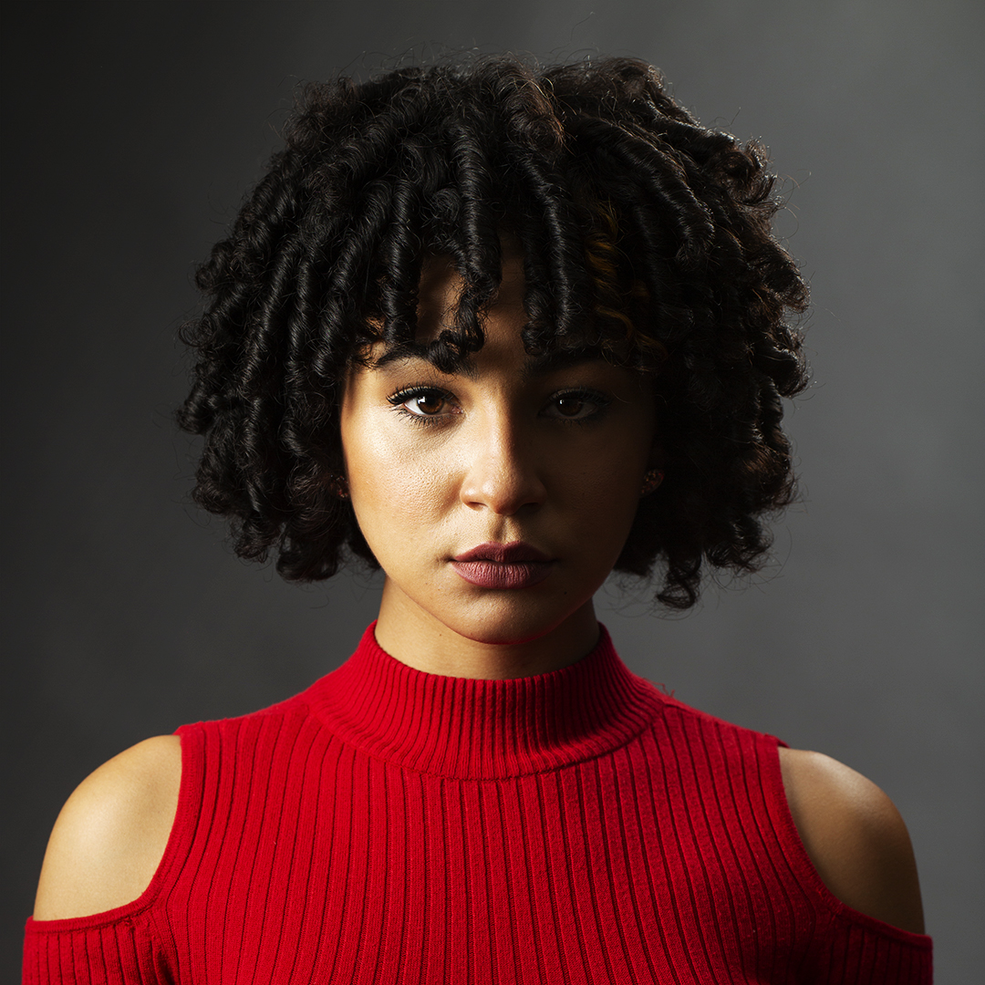 TheSlantedLens's tweet photo. Try getting unique looks with your lighting. Shot with the Westcott FJ400 Strobe Light, Canon EOS 5D Mark III and Tamron SP 85mm F/1.8 at 85mm, ISO 100, f/5.6, 1/200 sec.
#PortraitLighting #Portrait #StrobeLight @WestcottCo Westcott #HowIShotThis #KeepOnClickin @missbaddisyn https://t.co/hih9EdDk95