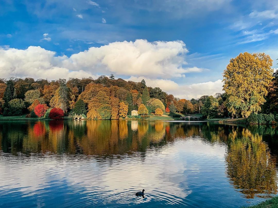 SomersetLife's tweet photo. Stourhead National Trust in all its autumnal glory! 🌳🍂🍁

📷:  Chloe Louise (https://t.co/RDlBp0n7de) https://t.co/1HbBvZYTwf