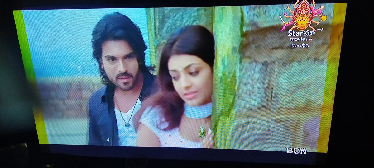 Watching #Magadheera
♥️😻 ah eyes entira Babu 😘😘 @AlwaysRamCharan
#SeethaRAMaRajuCHARAN
@StarMaa
#StarmaaHD https://t.co/dqwNDFVu31