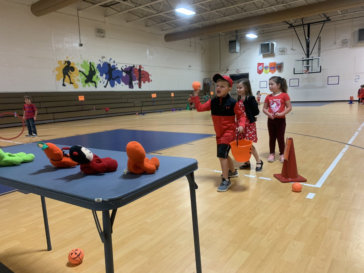 emilyrichPE's tweet photo. K students participating in Halloween stations to practice skills we have learned this year. @GlenwoodPrimary https://t.co/uP0DdULrwl