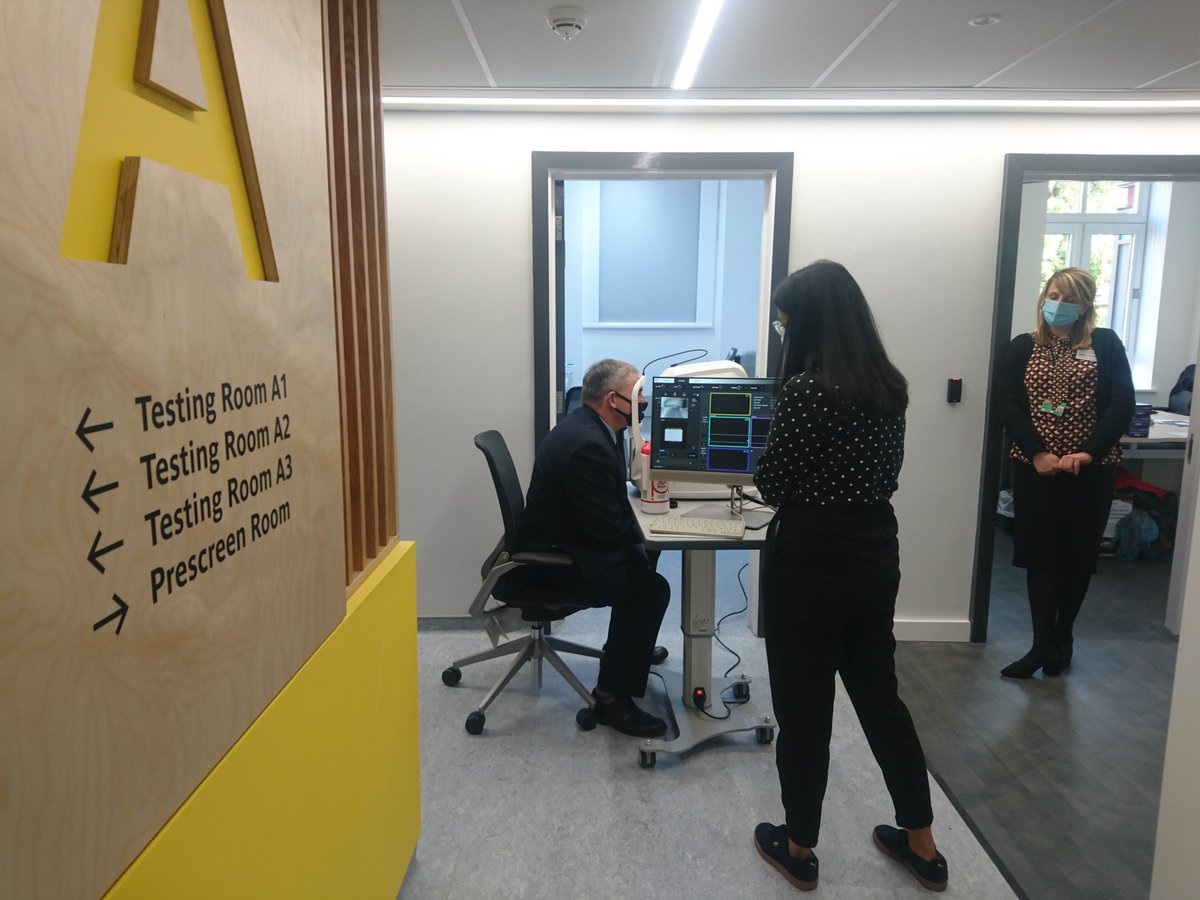 Professor Steve West @VCUWE attends to new Eye Clinic @UWEBristol for a walk around the amazing new facilities for our Optometry students, staff and the public #uweenterprise #uwefutures #uwepractice - fantastic facilities @OptometryUwe
