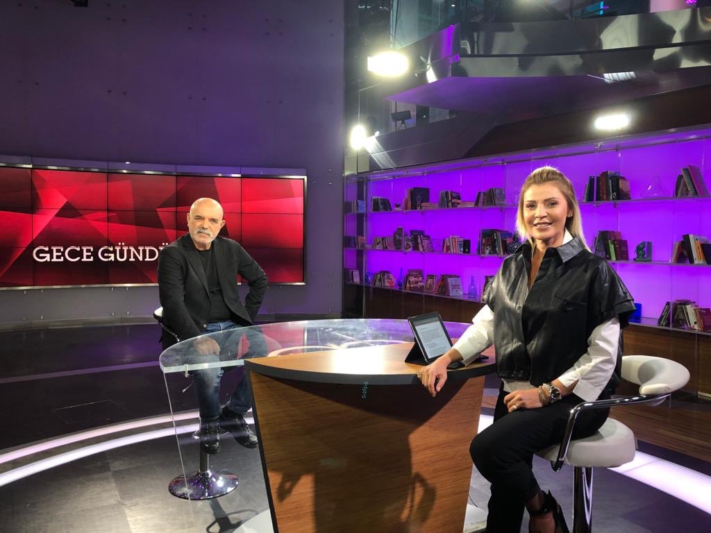 İlk yönettiği filmi ‘Nasipse Adayız’la birçok ödül alan <a href="/KesalErcan/">Ercan Kesal</a> birazdan <a href="/ntv/">NTV</a>’de konuğumuz olacak <a href="/NasipseAdayiz/">Nasipse Adayız</a>