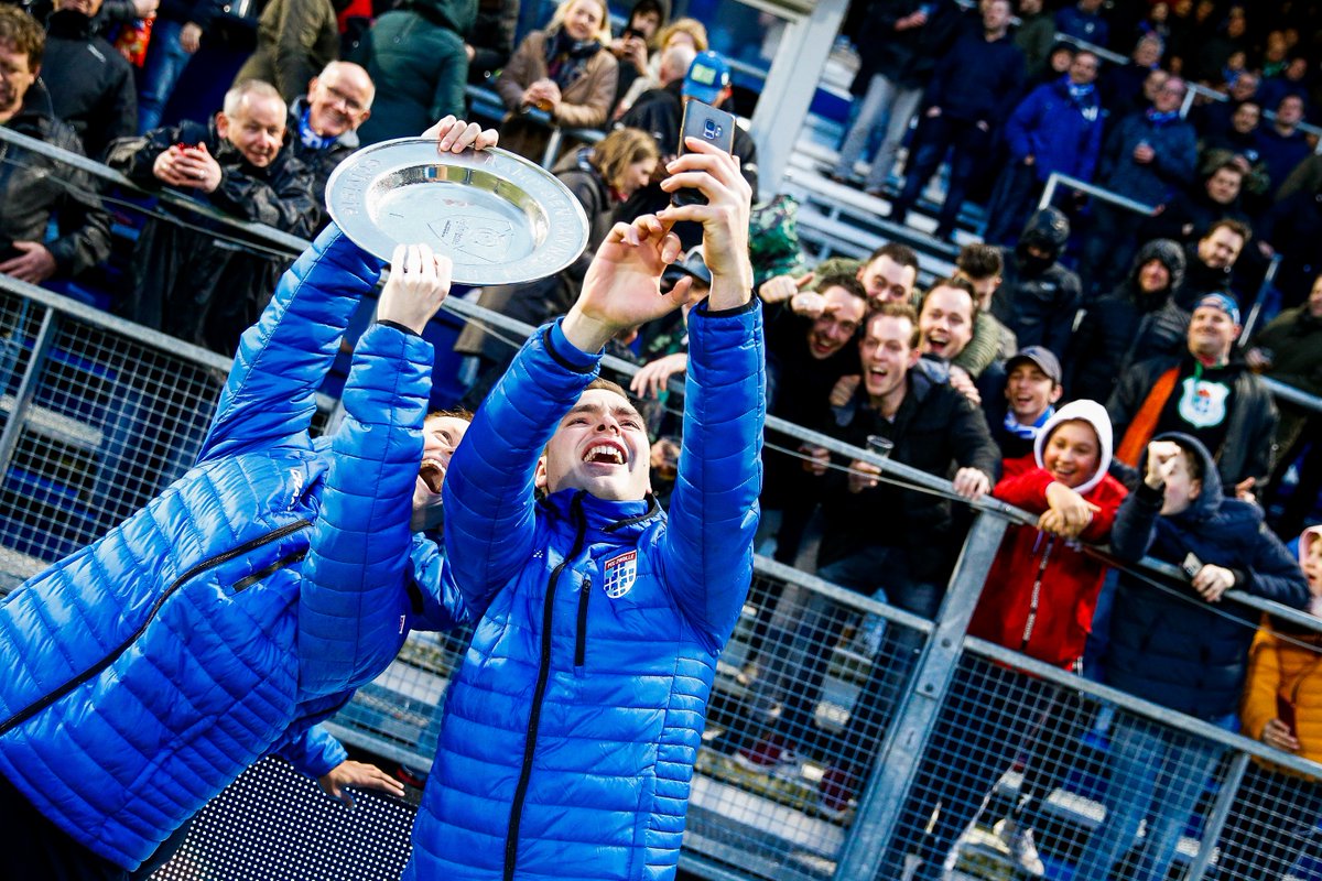 Selectie titelverdediger PEC Zwolle eSports 2020/2021 bekendgemaakt: bit.ly/esportspeczwol… #peczwolle #onsblauwwithart #edivisie