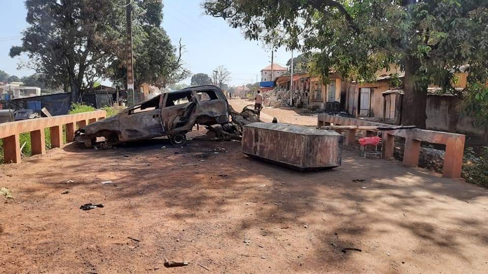 alporeck's tweet photo. Guinée 
Labé 
Système d'autodéfense des citoyens contre la barbarie des FDS
La résistance 
#GuineeVote 
#alpha_partira
#allrising4guinea https://t.co/NRt68SqvRL