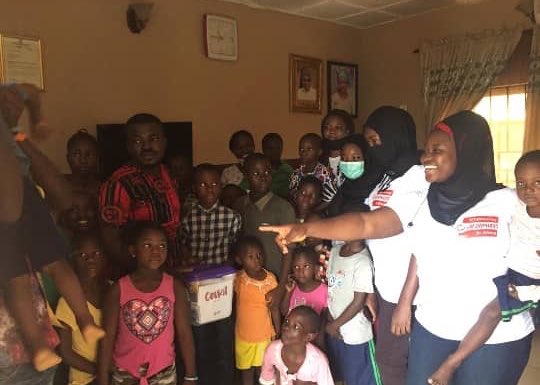 toestoday's tweet photo. Orphanages in Abuja have enjoyed a lot of outreaches from our relentless volunteers. Besides the ongoing TOES Fashion Academy outreaches, the volunteers in Nigeria’s capital city also visited Treasure Orphanage, for medical outreach.
👇🏽👇🏽👇🏽
https://t.co/AKTm2UqI6g https://t.co/zfFxQDjDiy