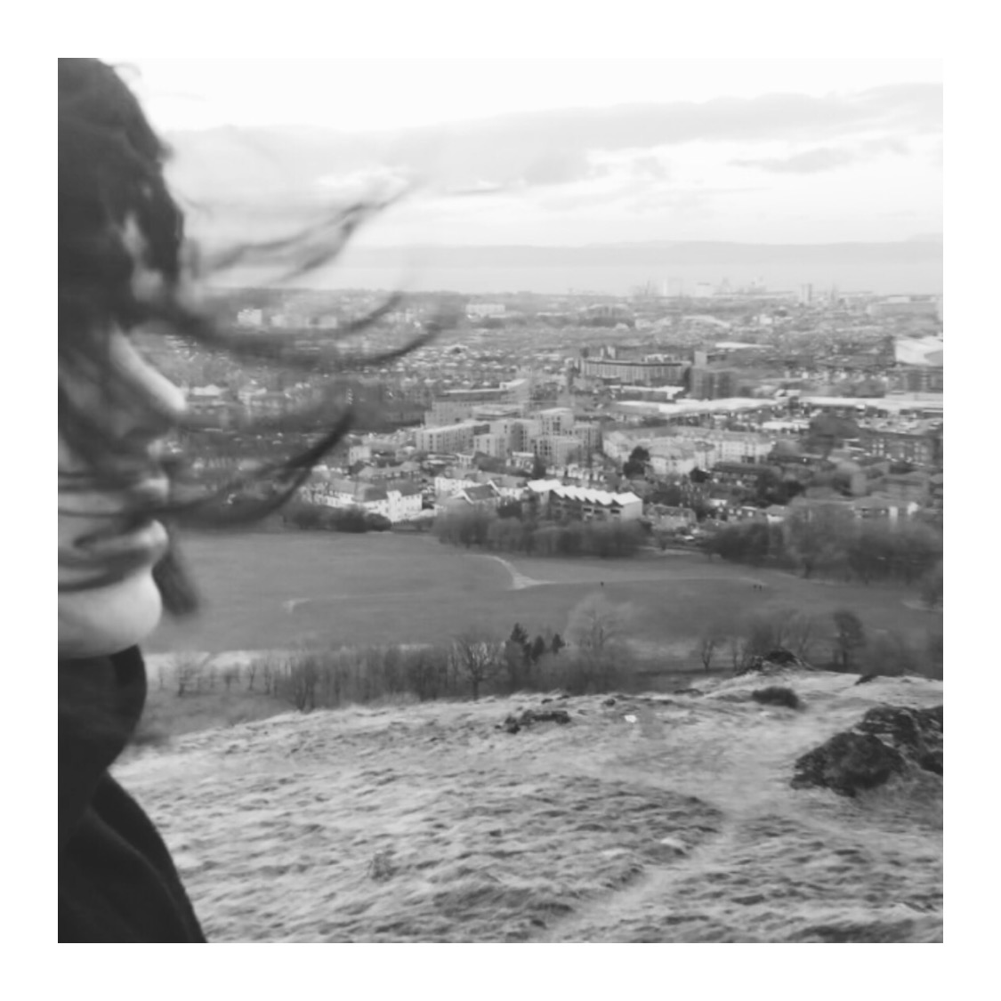 "Other Senses" by vocalist <a href="/Jenessa_Andrea/">Jenessa Andrea</a> and producer <a href="/_glasstempo/">Glasstempo</a> out now! This one will sooth your soul🌹🍦

Mix/Master by <a href="/worldwidewev_/">wev</a> 

Stream/DL here: sundae-sauuce.lnk.to/OtherSenses