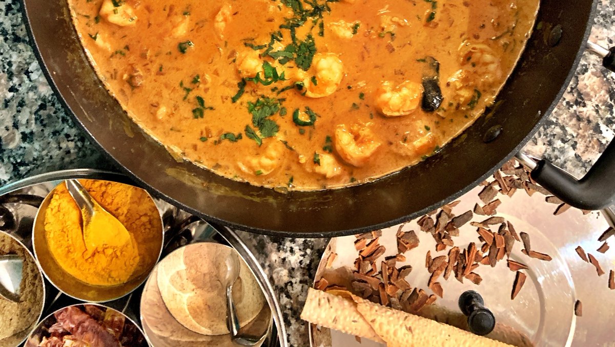 dishwithkish's tweet photo. Dreary, snowy, cold days call for a simple, spicy curry, like this Coconut Shrimp Curry, to warm your cockles up. Am I right? 

Check out the recipe at https://t.co/nbD2I8c67w

#recipe #homecooking #foodblogger #foodblog #recipeoftheday #recipes #comfortfood #recipeideas https://t.co/FrJIa4VGvE