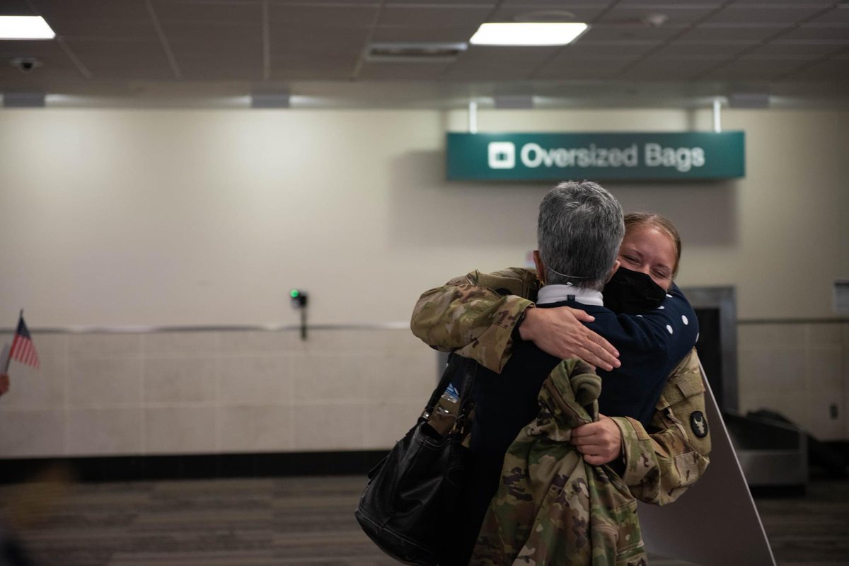 MNNationalGuard's tweet image. The last of our Soldiers with the 34th ECAB were reunited with loved ones today in Minnesota. Welcome home Soldiers! 🇺🇸