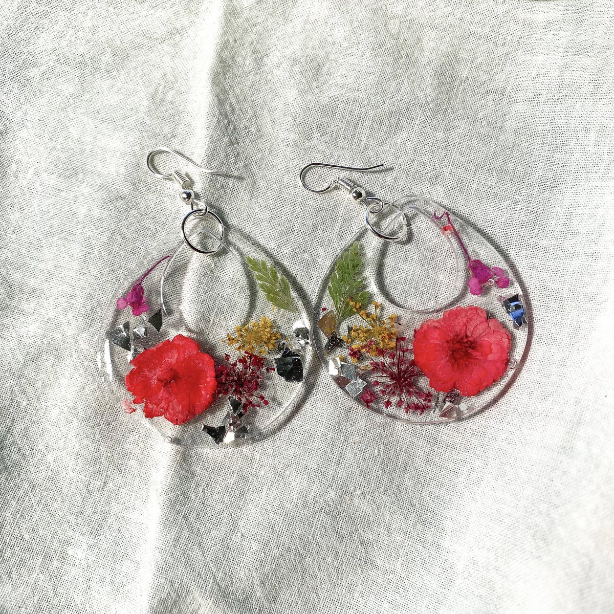 jadespellart's tweet photo. HELP ME REACH MY OCTOBER GOAL!! 

my goal for the month was 10 sales and i’m currently at 7! check out the shop (i’ve got discounted items) and pick something up, or RT for exposure 🥰

LET’S GET ME TO MY GOAL!! 🤩

https://t.co/YMTVNGDbxb https://t.co/GfWx5ii41S