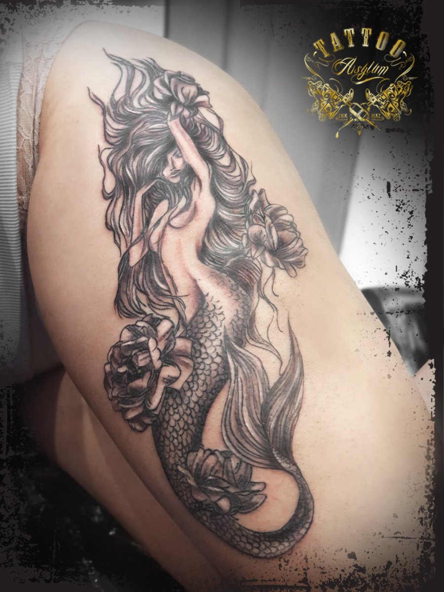Mermaid Tattoo
#Mermaid #sea #tattoo #tattooart #Golden #MondayMotivation #ink #studio #shop

<a href="/Inkedmag/">Inked</a> 
<a href="/Tattooed_World/">TATTOO THE WORLD</a> 
@tattooedstunner 
<a href="/TotalTattooMag/">TotalTattooMagazine</a>
