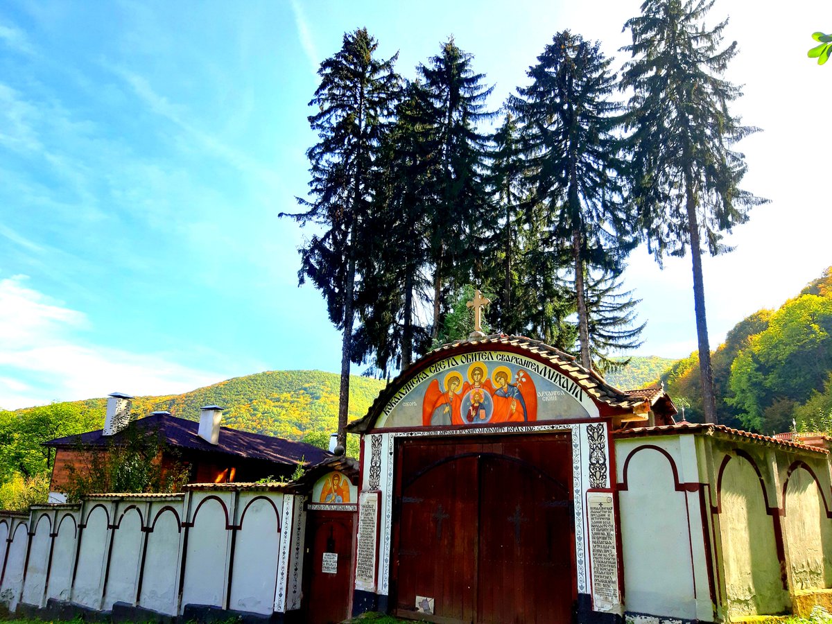 smartplanny's tweet photo. ⛰️Преходът от Дяволски мост до Кокалянския манастир е лежерен, приятен и много цветен.
👉https://t.co/eDxcqAclPp
⛪The walk from the Devil’s Bridge to the Kokalyanski Monastery is relaxing, pleasant, and very colorful.
👉https://t.co/X61U54hOKX https://t.co/RaA8uffe2t