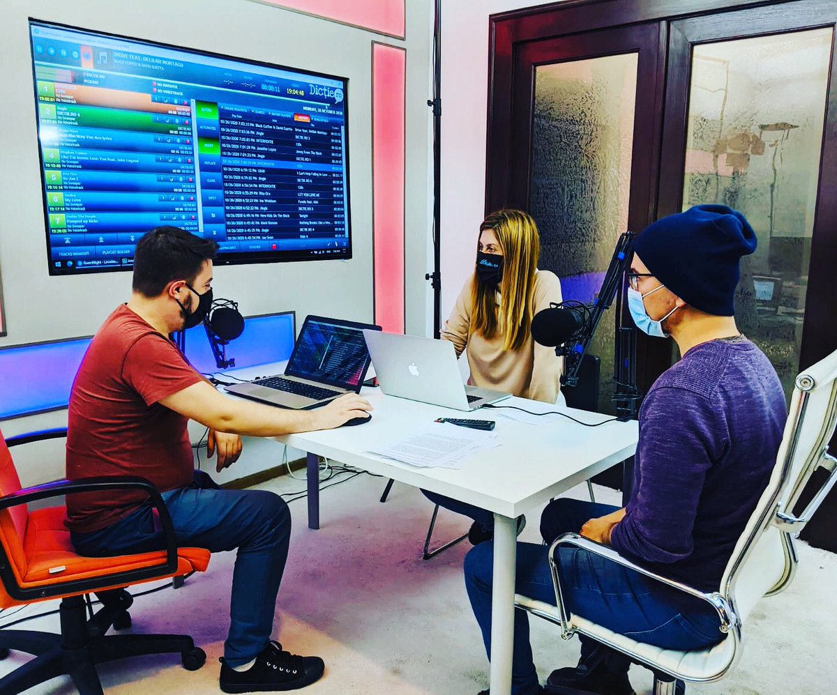 Ora de radio la Dictie.ro. 🎧🎤
Următorul curs de radio începe pe 02.02.2021. dictie.ro/courses/curs-d…
#dictie #cursderadio