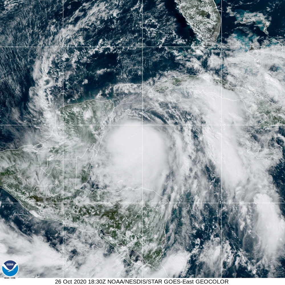 CarlosJoaquin's tweet photo. #Zeta ya es huracán categoría uno. Se ubica a 170 km de las costas de #QuintanaRoo, presenta vientos de 130 km/h. @ProtCivil_QRoo #JuntosSaldremosAdelante https://t.co/ZJUeel1YLh