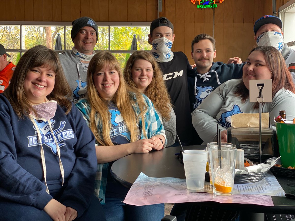 FPHLIceBreakers's tweet photo. Thanks to all who came out to Spirits in Willoughby yesterday afternoon. Great turnout and and we raised money for a great cause!

#FearTheFin https://t.co/gcbBMMwU3n