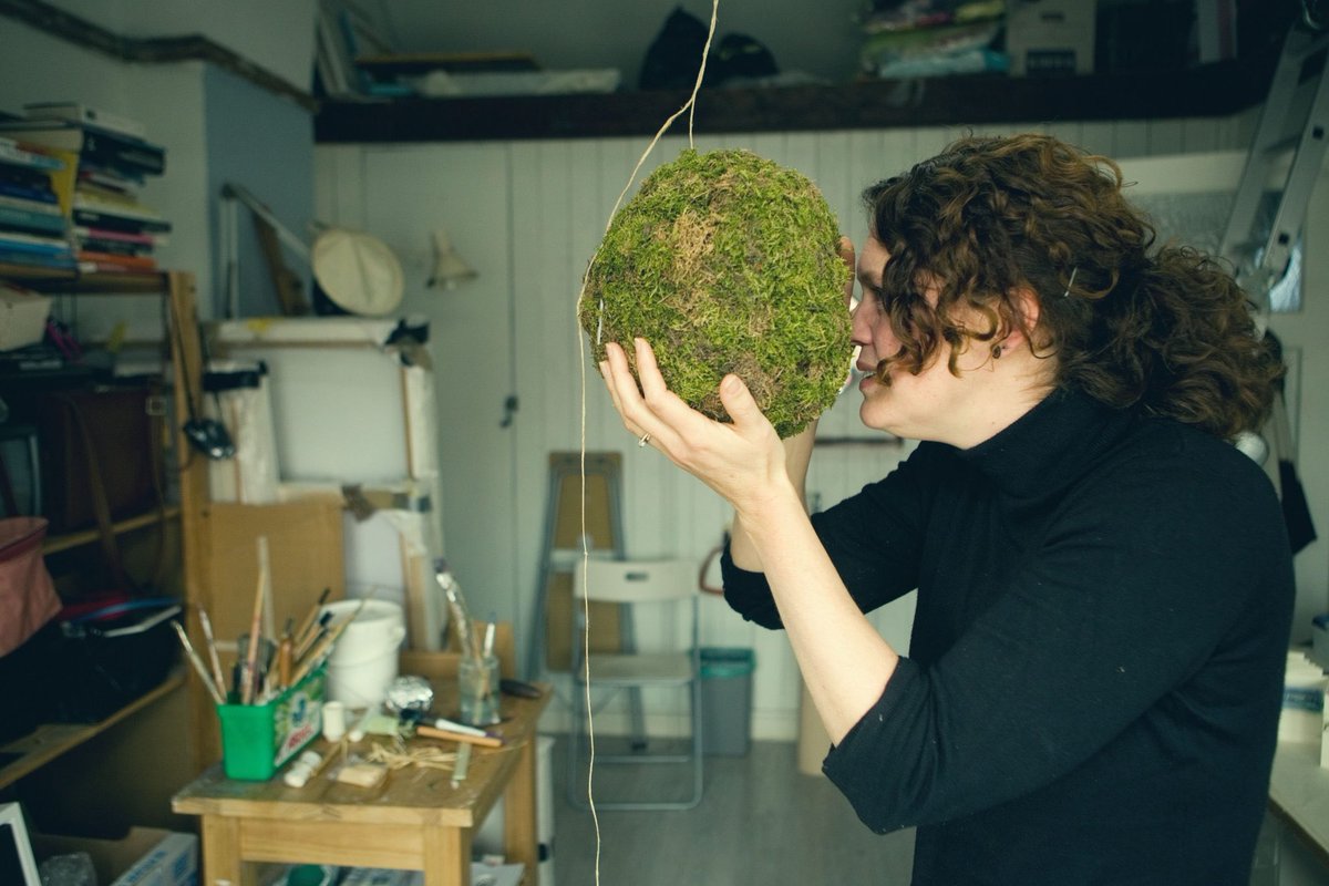Spaarne_stroom's tweet photo. Haarlemse Griet - Margriet Gehrels  (46) is beeldend kunstenaar met een specifieke eigen stijl. Ze exposeert regelmatig, solo en in groepsverband. Ze heeft een atelier aan huis, dus tijd voor een Spaarnestroom-bezoek. Op gepaste afstand.
Lees meer via: 
https://t.co/okxpFOfnGM https://t.co/SzIRpORNkM