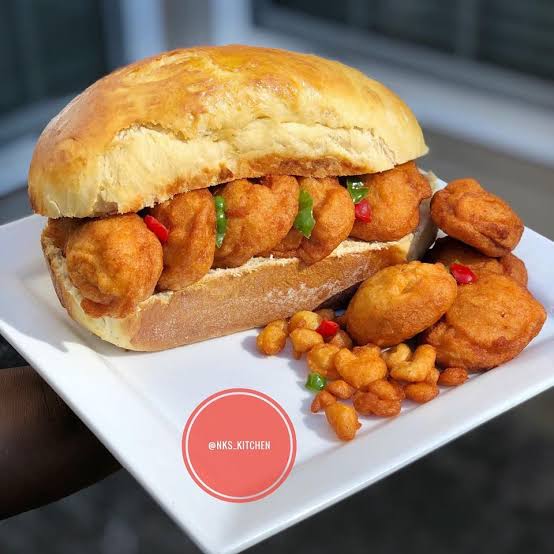 4. BREAD AND AKARA OR BREAD AND BEANS?