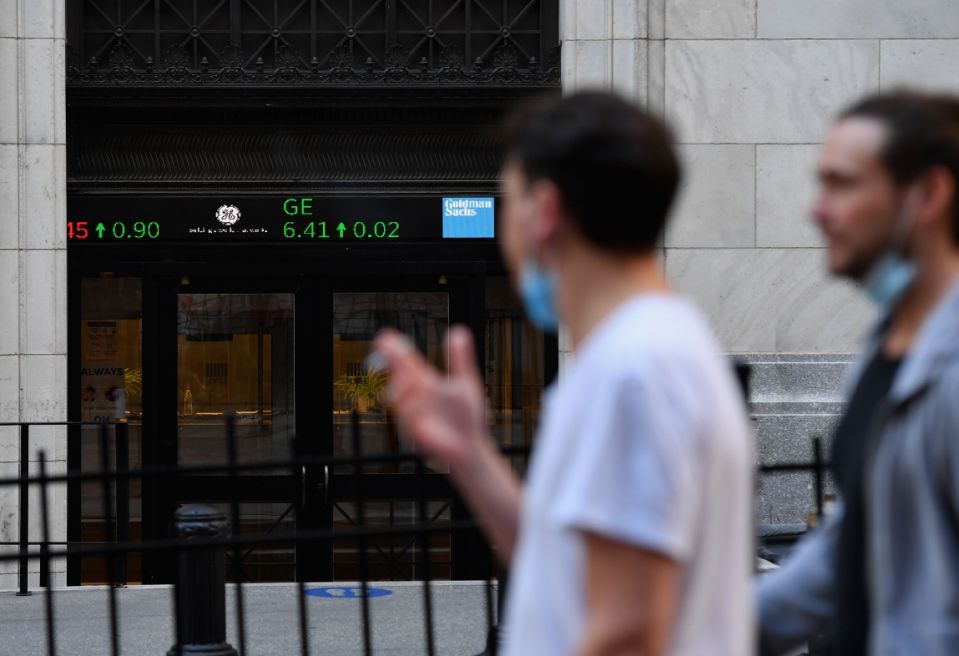YahooFinance's tweet photo. Dow drops 650 points, or 2.3% for worst session in nearly 2 months as virus cases surge https://t.co/MHpiILsrQX by @emily_mcck https://t.co/zbI61PEwoz