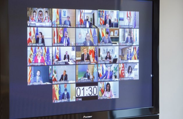 Navarra está plenamente alineada con las prioridades de los fondos UE Next Generation: digitalización y reto verde.♻️📱

La Presidenta <a href="/vonderleyen/">Ursula von der Leyen</a> ha puesto en valor la apuesta de <a href="/mavichina/">María Chivite / ❤️</a> y <a href="/gob_na/">Gobierno de Navarra</a> por proyectos de colaboración transfronteriza.

🇪🇺🇪🇺

navarra.es/es/noticias/20…