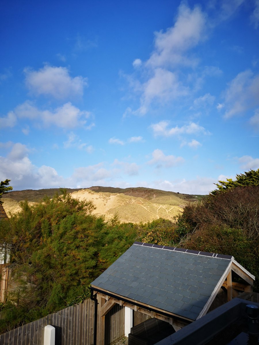 FirstWindowC's tweet image. Finishing off a blustery Monday with a few jobs in Holywell Bay. #windowcleaner #Newquay #cornwall #windowclewning