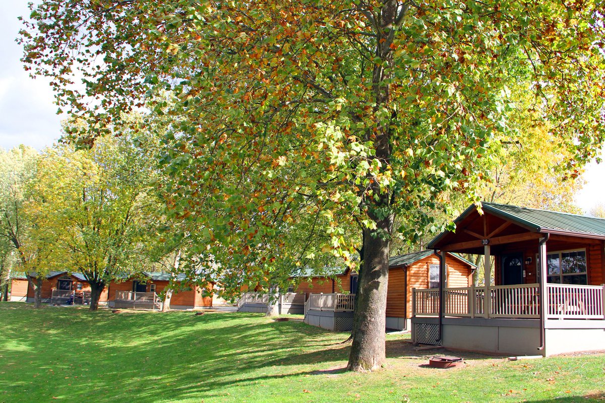 HersheyJobs's tweet photo. Job Alert: Hersheypark Camping Resort is hiring Workampers, https://t.co/NDzGiZpA12, to help maintain and clean the property. Apply today! #CampingJobs #HersheyJobs  #Workamper https://t.co/Nyyr7TCcIK