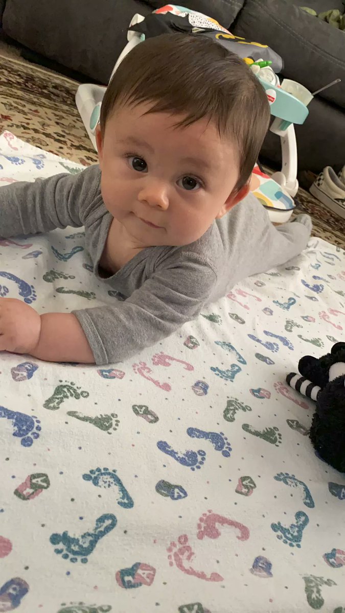 I haven't shared any photos of my little dude on here. I need to share his adorable face with everyone 😩 ❤