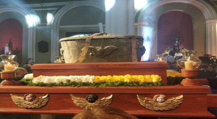#Venezuela Ya fueron exhumados los restos de José Gregorio Hernández
https://t.co/YXlmVgbbga #JoseGregorioHernandez #ExhumacionDrJGHernandez #Caracas #Trujillo #Isnotu #IglesiaCatolica https://t.co/TklyLfU2vn