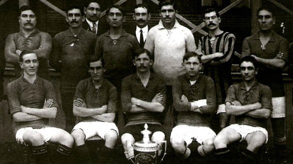 InfCentraI's tweet photo. #RecuerdoCanalla | 🏆 Un día como hoy de 1913, #RosarioCentral se consagraba campeón de la #CopaCompetencia, torneo oficial organizado por la Federación Argentina de Football entre 1907 y 1952. Fue su primer título a nivel nacional según las memorias publicadas por #AFA. https://t.co/5Ksg1aYxlb