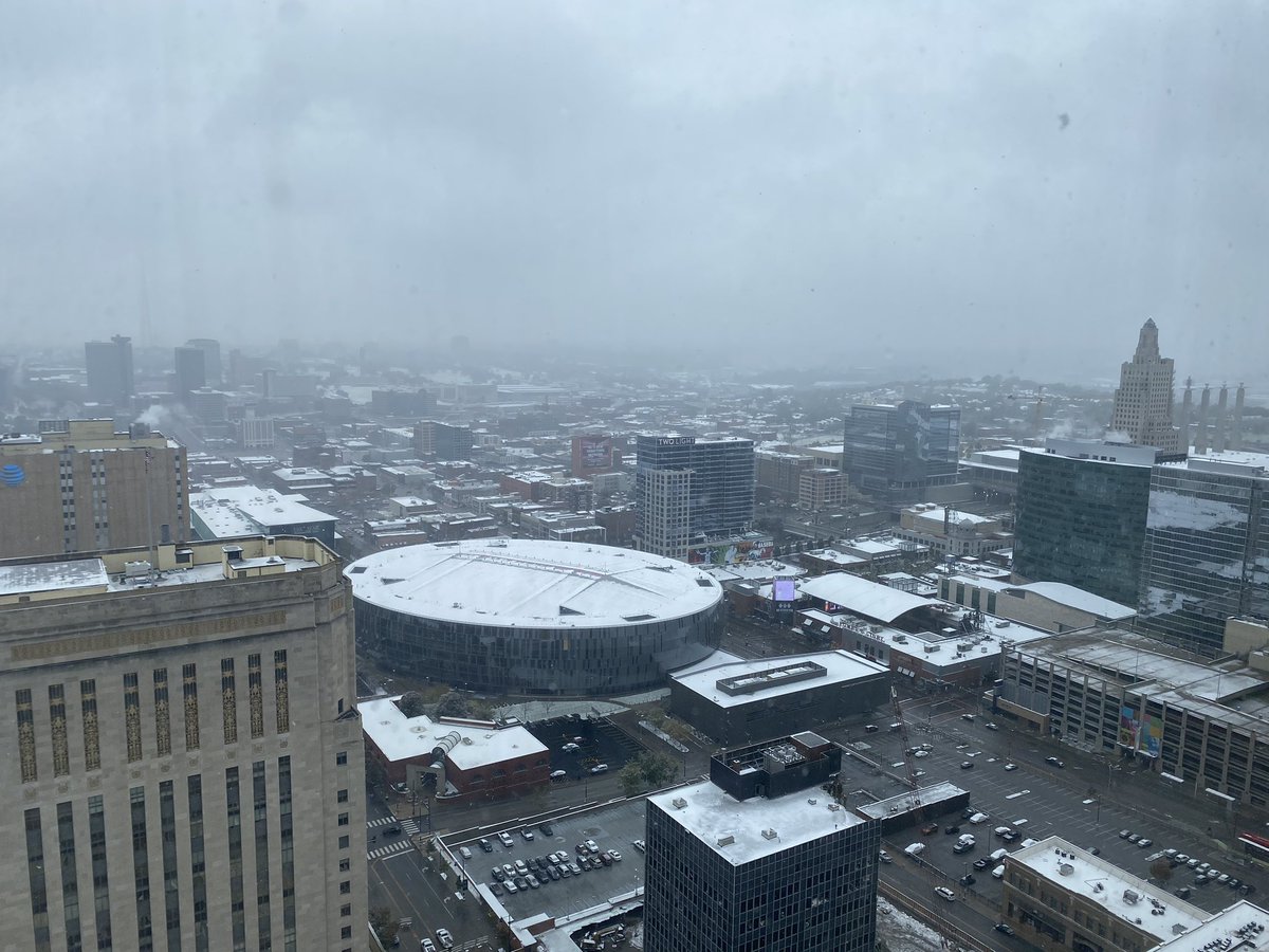 QuintonLucasKC's tweet photo. A pretty morning today from Government Center. Thanks to @KCMO Public Works, Parks, and Water employees for a strong response. https://t.co/HS8Sksp9V2