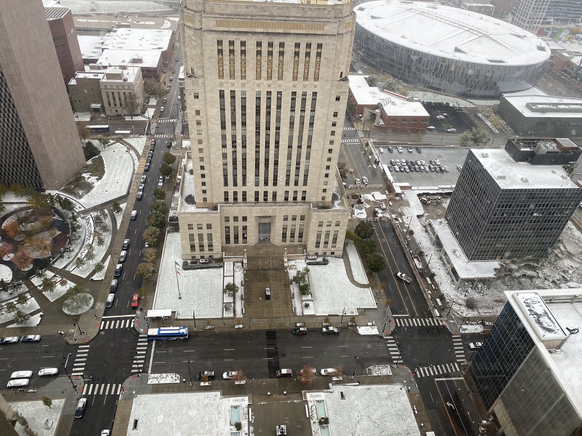 QuintonLucasKC's tweet photo. A pretty morning today from Government Center. Thanks to @KCMO Public Works, Parks, and Water employees for a strong response. https://t.co/HS8Sksp9V2