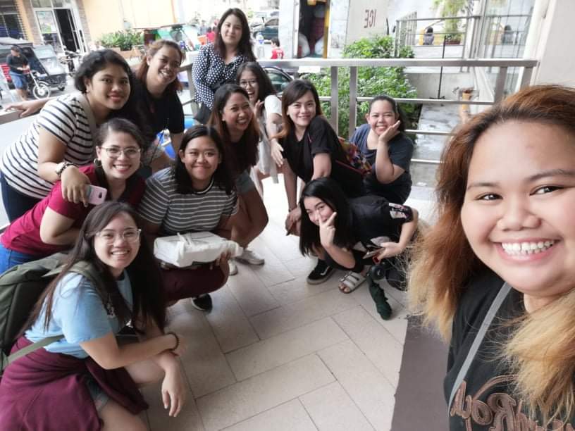 During ticket selling sa may Lucky China Town.  #TeamLCT  @NyoungDOne  @sophianchstg  @igot7jho14  @agagagasesese  @h0e4tuanzy  @prdsysa  @jjajangbeom