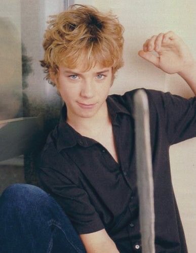 Lando Norris as Jeremy Sumpter;a thread