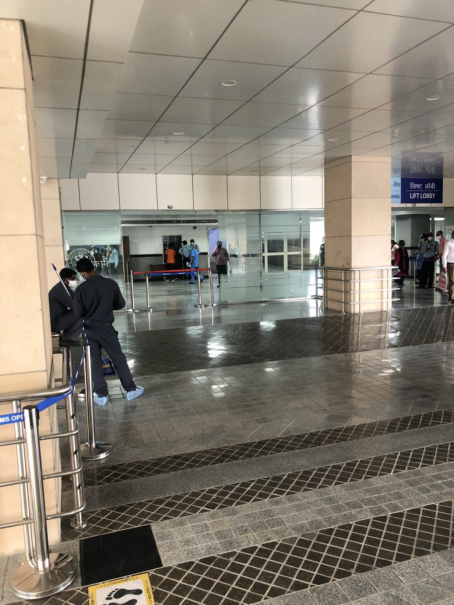 jayant_sud's tweet photo. What the Congress/ Baba brigade will never acknowledge is the work done and progress made. Visited AIIMS recently and saw par excellence facilities, hygiene and care. Proud of the present Govt. and @drharshvardhan for taking necessary care and precautions during this pandemic. https://t.co/rbJIAlrtvk