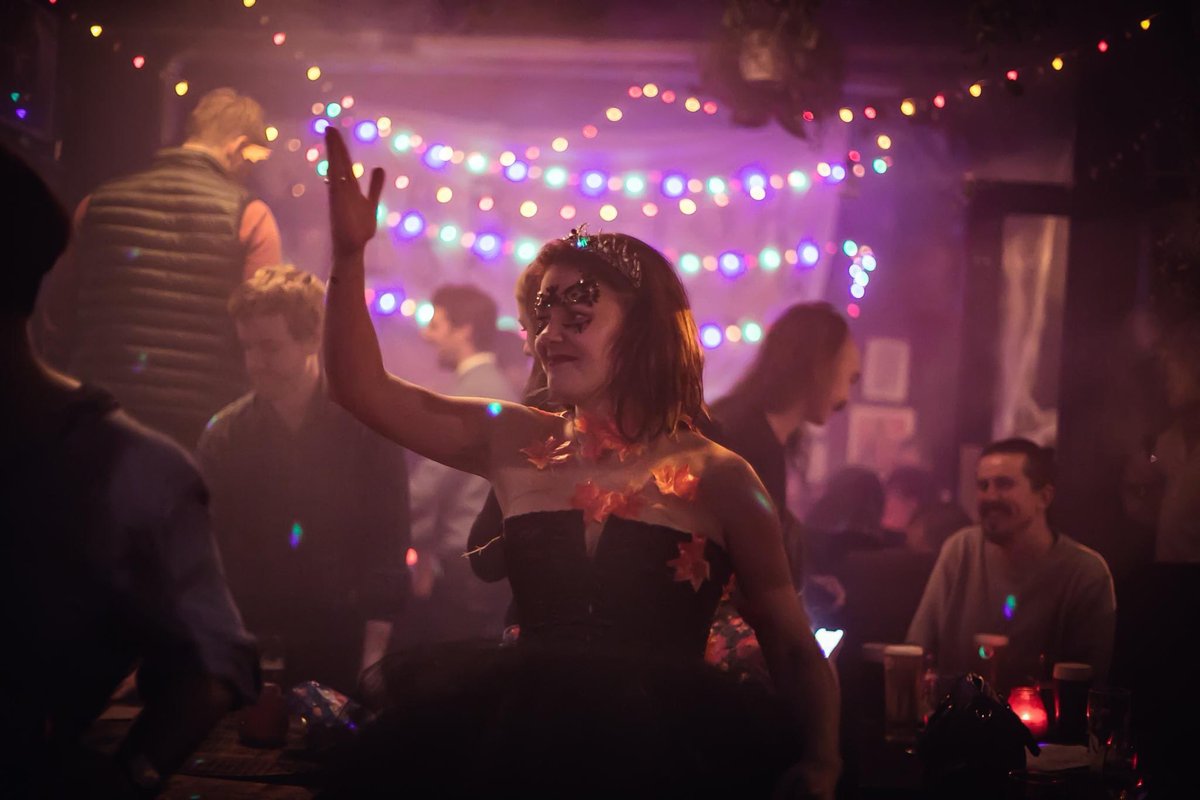 Howl at the Moon tweet media