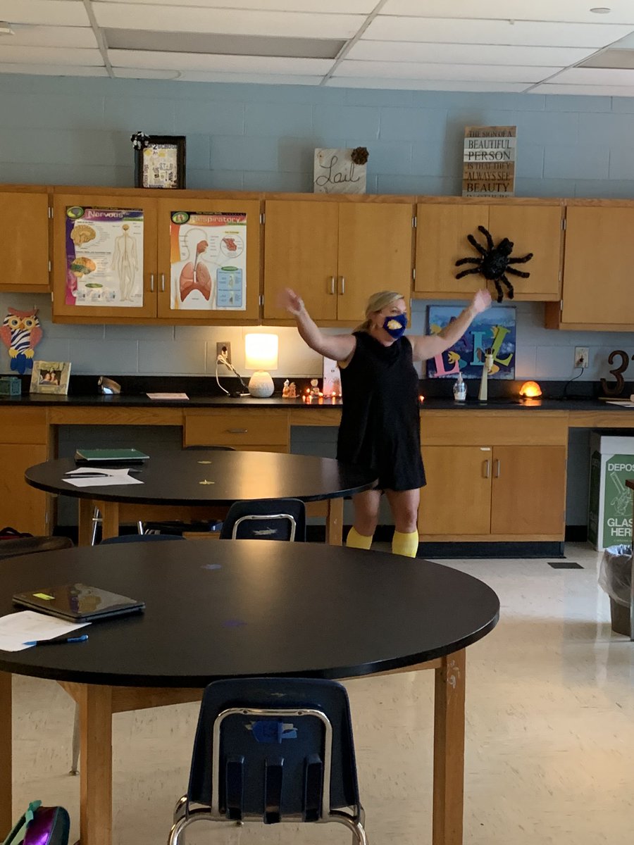 EKentrolis's tweet photo. Loved seeing 7th grade science get heart rates up and collect real world data for the circulatory system. Everyone had a smile on their faces @nmbmchiefs https://t.co/JSh0Gv5LOr