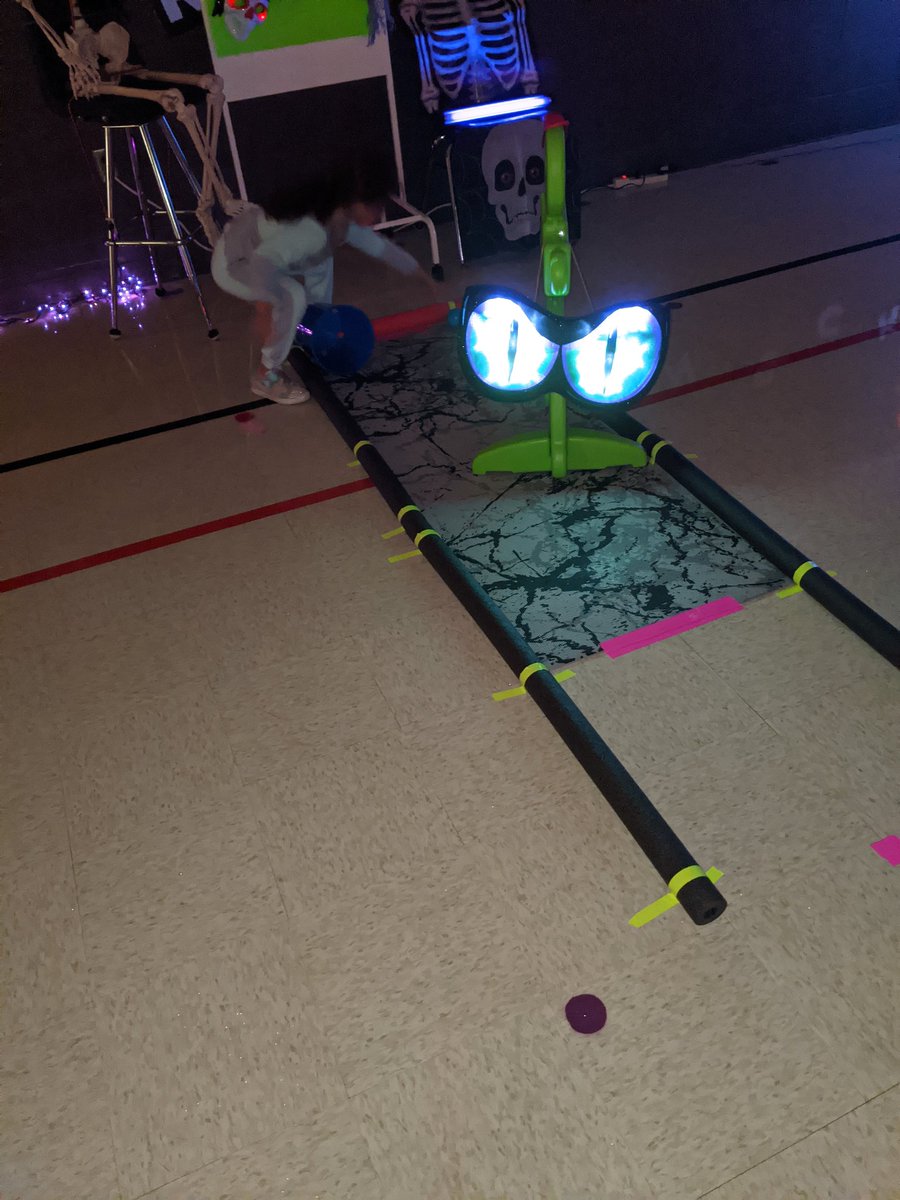 Look at this amazing mini-golf setup. Our coaches are the best <a href="/lisajean9/">lisa cutting</a> <a href="/coachblackjc/">Jan Black</a> #Proud2bFSES <a href="/FSESFriendship/">Friendship Elementary</a>