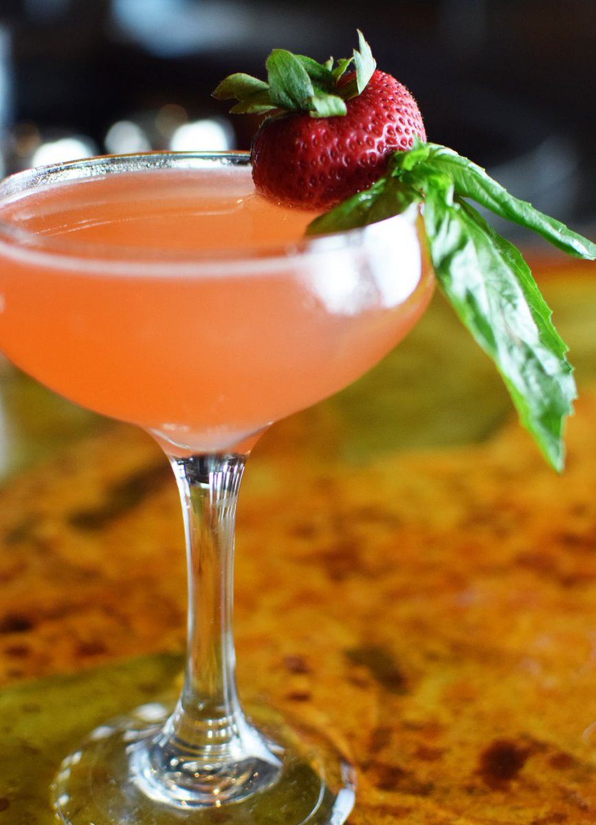 StratifiCreativ's tweet photo. Monday's are long, that's why we like to end them with Happy Hour.
#creative #MondayBlues #MondayFunday #photography #LostPearlCreative #art #graphicdesigner #illustration #branding #logo #graphic #designer #artwork #photoshop #illustrator #typography #digitalart #graphics https://t.co/HbRSPpkZ5J