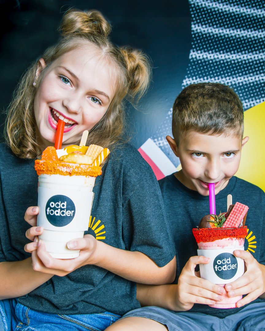 FodderOdd's tweet photo. It's hard to argue when you've got a straw in your mouth. #OddFodder #Milkshakes https://t.co/xLUPbmqa47