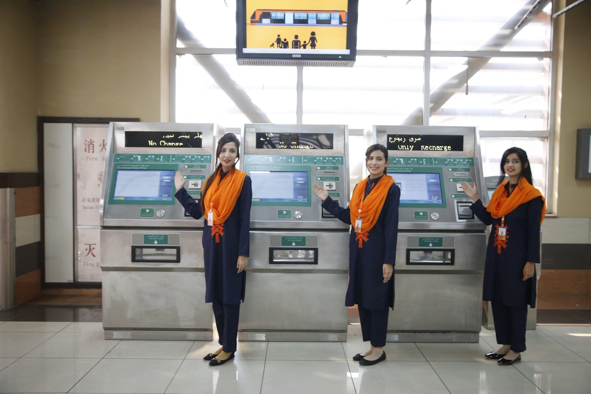 zlj517's tweet photo. Nice clicks of the Orange Line. How do you think about it? https://t.co/2JGtN9Jt1I