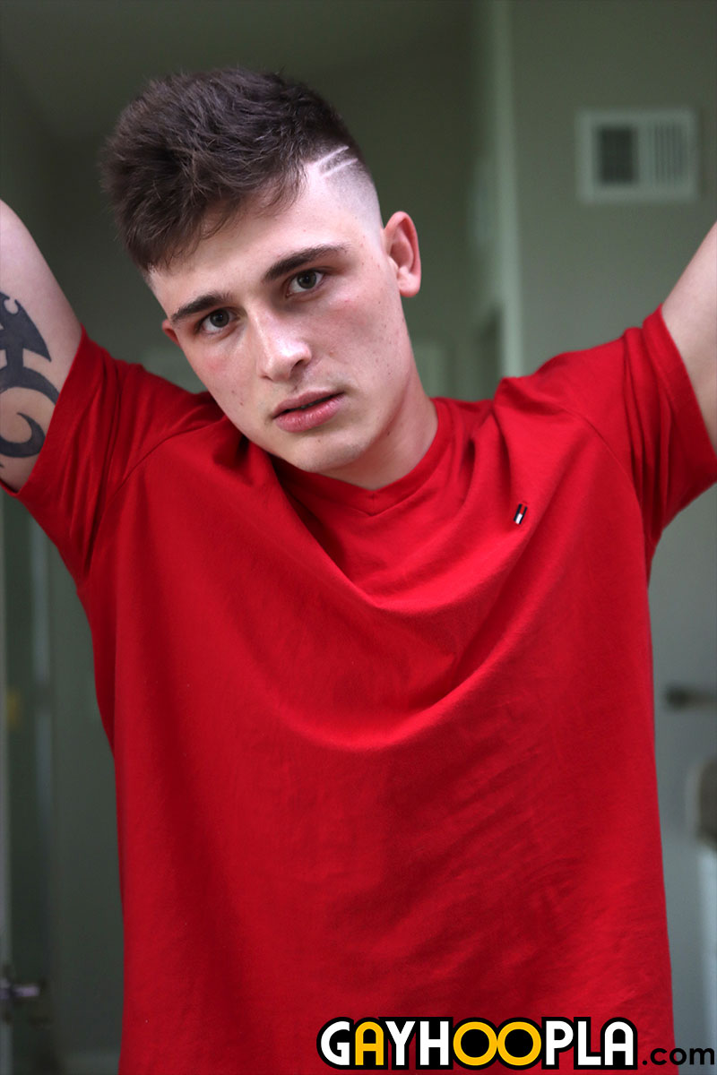 1 pic. Look who's making their solo debut.

https://t.co/ZEi3MuqdE7 << Get to know Chase

#gayhoopla