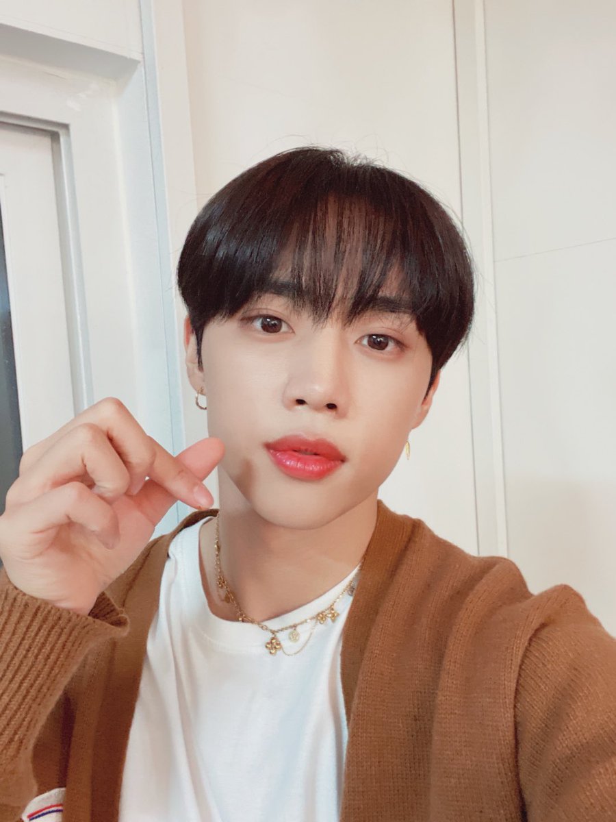 aItryu's tweet image. deobis follow @yeonkill 😸‼️‼️