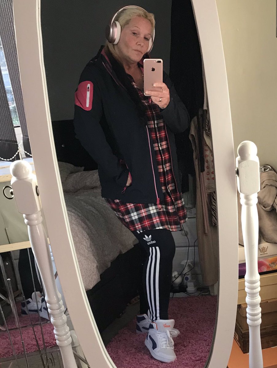 #Love my #new @Trespass #winter #jacket as I head out on a quick #jaunt to the #shop
#walking #fitness #sport #sporty #fashion #designer #designerclothes #labels #fashionista #fashionaddict #trespass #1000 #stepcount #weightloss
#essentials #shoplocal
#MJsWorld🤷🏻♀️ 🏃🏻♀️🙆🏻♀️👍 https://t.co/o9CEFr0hsY