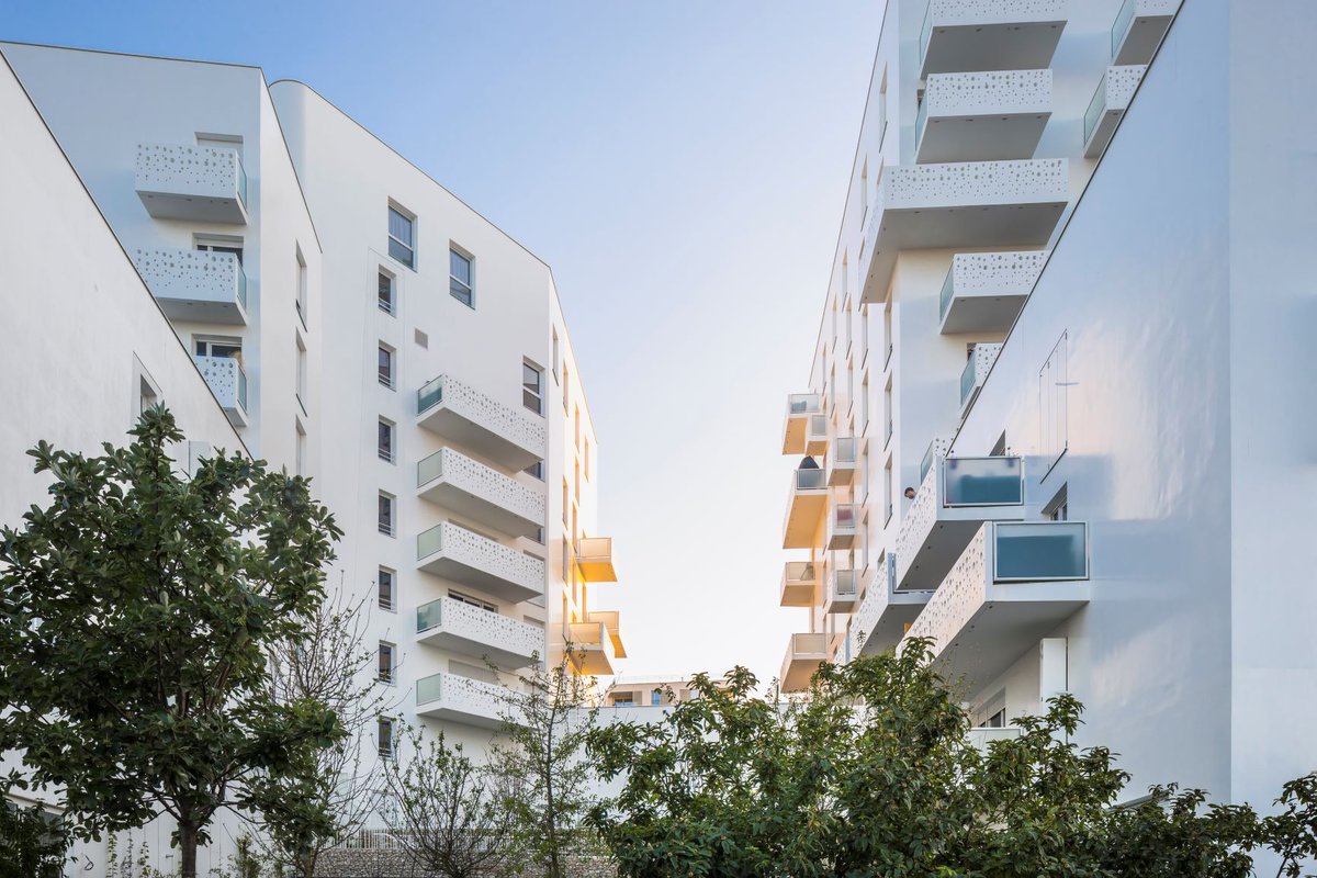Sadev94's tweet photo. Retour en images sur Le Carré de Lisle @mairievitry notre première opération en co-promotion avec @GroupePierreval : 87 #logements avec ##balcons ou #loggias, un #JardinPartagé accueille un verger, une prairie fleurie et une vigne... https://t.co/hda11iIPFN