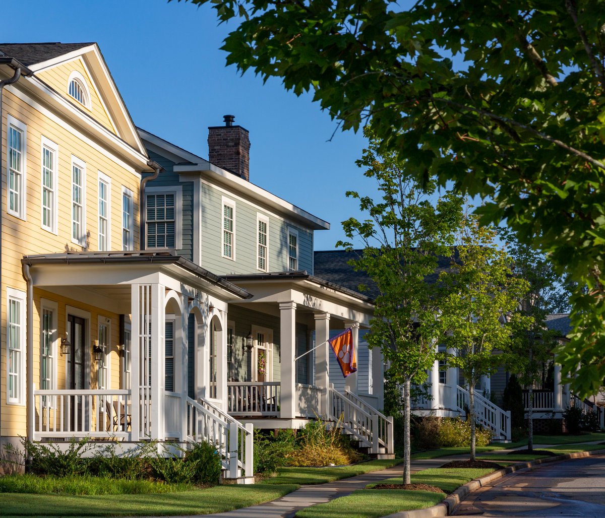 PatrickSquareSC's tweet photo. Always supporting our Tigers! 🐅
•
•
•
•
•
#patricksquare #clemson #clemsonsc #visitclemson #southcarolina #upstatesc #discoversc #tnd #tradition #legacy #family #neighborhood #neighbors #frontporch #southern #southerncharm #southernliving #livehere #lovewhereyoulive https://t.co/V4kYuR98ly