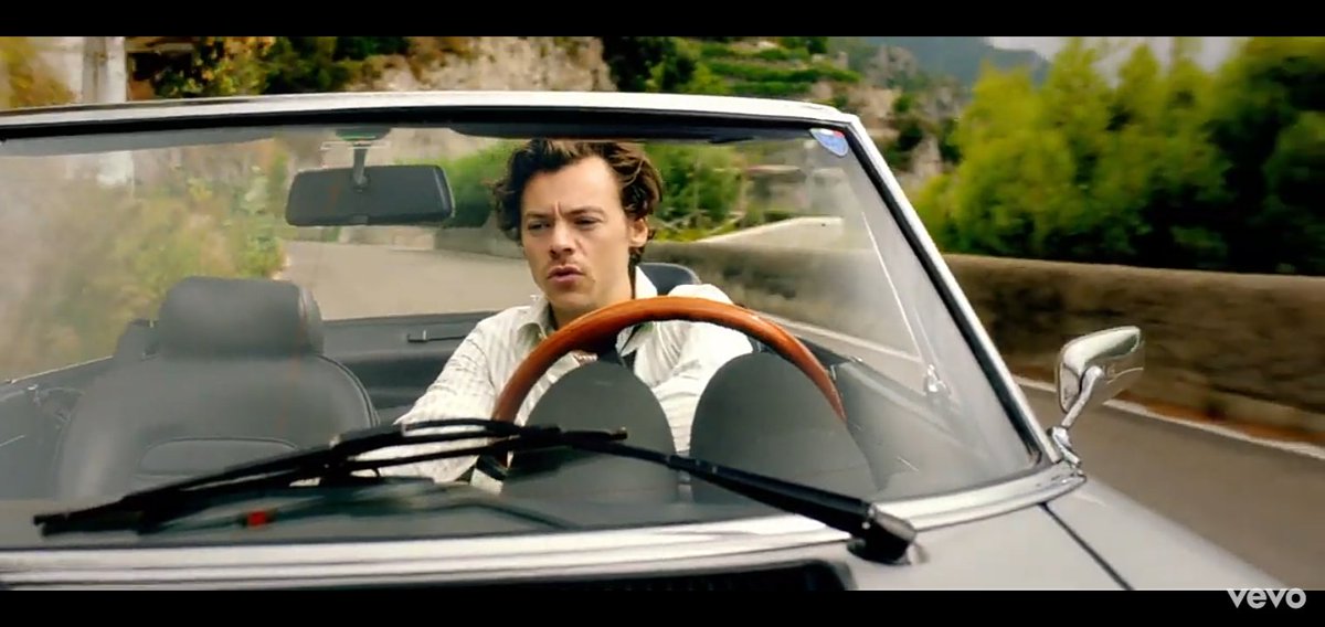 onedsty's tweet photo. EU NÃO SEI O QUE DIZER, NÃO HÁ PALAVRAS QUE POSSAM EXPLICAR TAMANHO ORGULHO CRESCENTE EM MIM, SÓ SEI SENTIR.
HARRY STYLES COM O MV DE GOLDEN É A DEFINIÇÃO DE PERFEIÇÃO #Golden https://t.co/zL6rNrNkgk